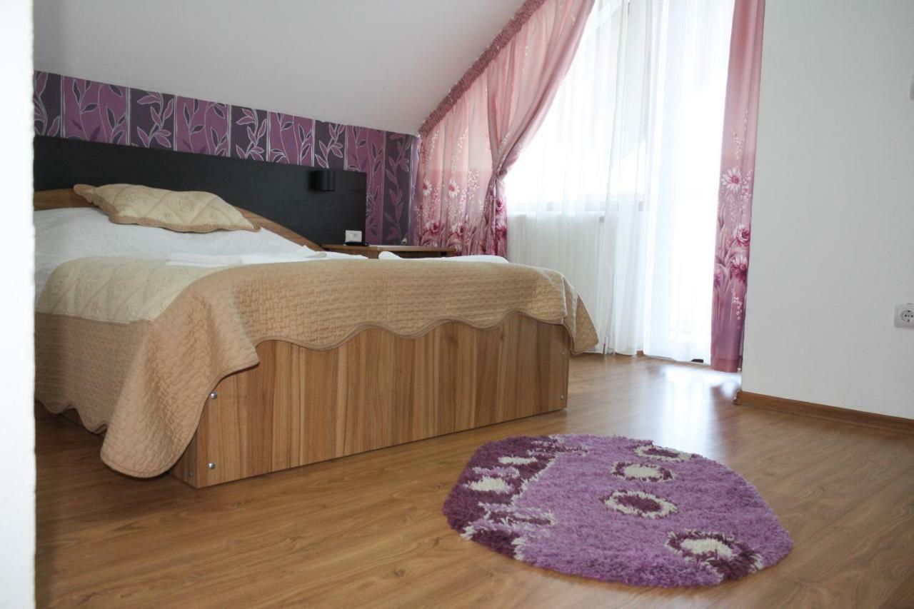 Perla Muntilor Hotel Rânca Kültér fotó